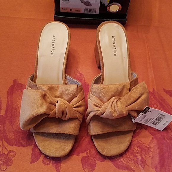 attention Shoes - Nwt: super beautiful suede heels extremely gorg👡